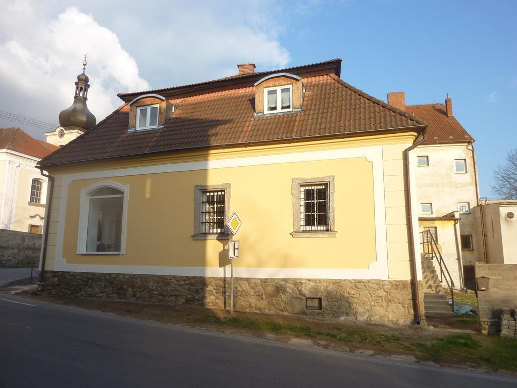 Guest House U Zlateho Jelena Žinkovy エクステリア 写真